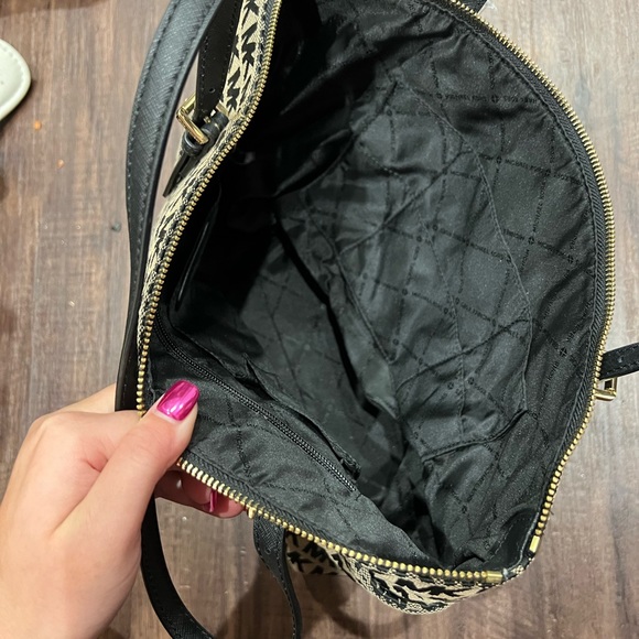 Michael Kors matching ourse and wallet - Picture 5 of 7